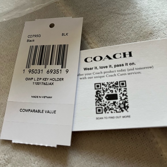 NWT Coach Leather zip key and card holder - Picture 6 of 7
